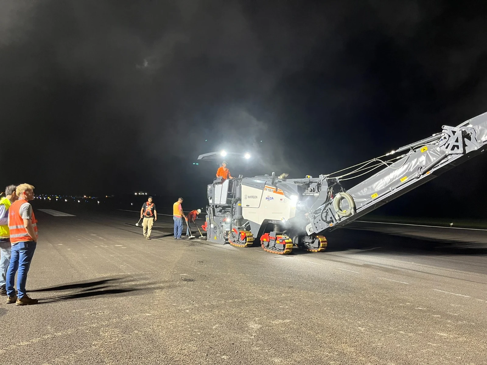 Trabajo de mantenimiento aeroportuario de PILCA, imagen de referencia